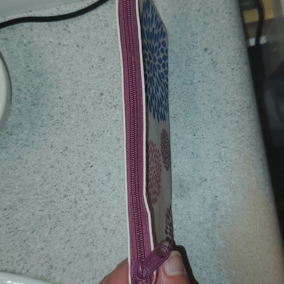 New Ipsy Floral Zippered Makeup Bag Medoum Size - Picture 3 of 5